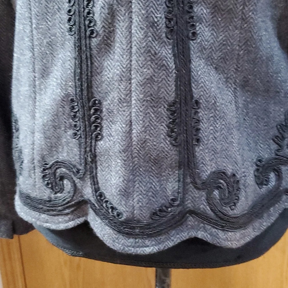 Soft surroundings wool blend applique black grey blazer - Picture 6 of 7